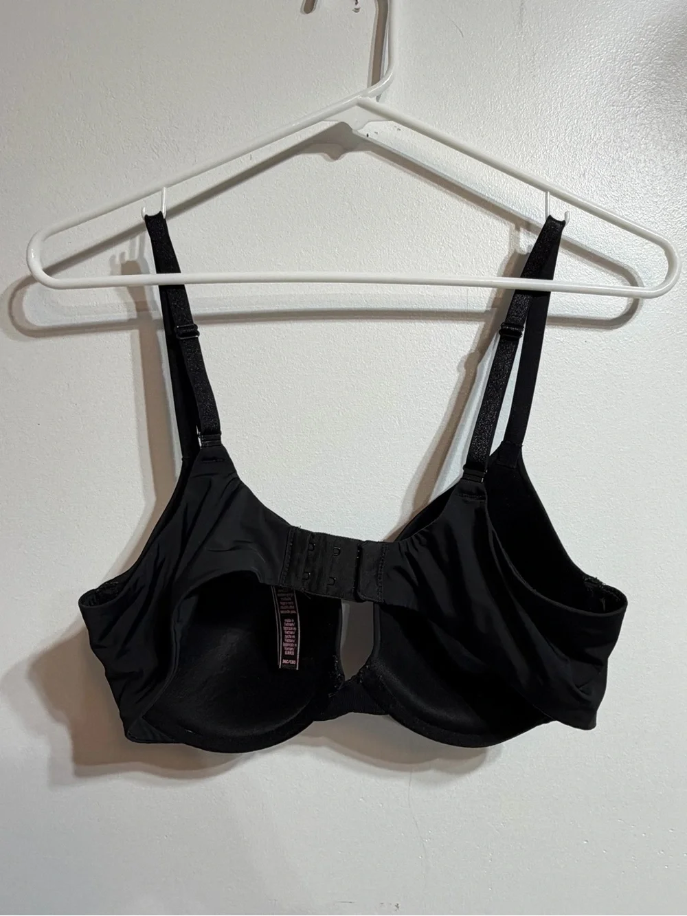 Victoria’s Secret Black Lightly Lined Demi T-Shirt Bra Size 36C Adjustable Strap
